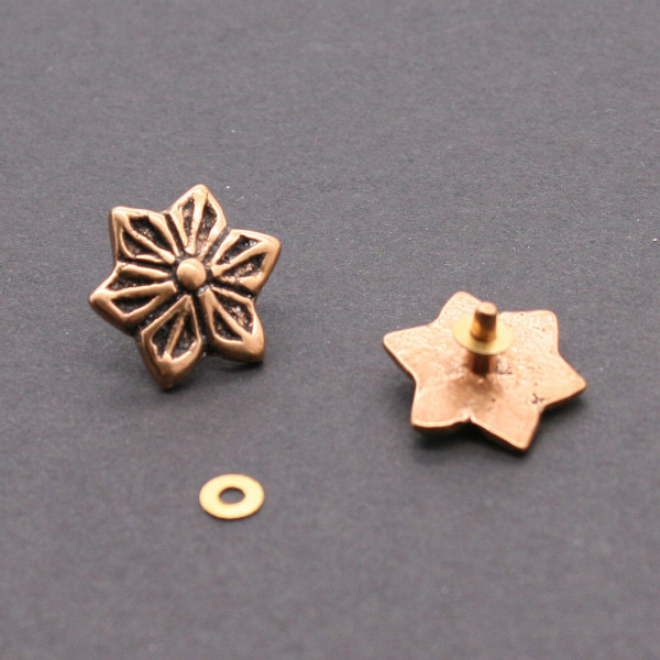 Riemenzierbeschlag Spätmittelalter Blume 1183