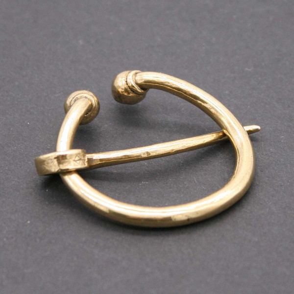 Rückseite Ringfibel 3028