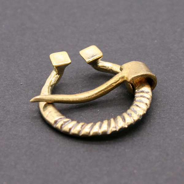 Kleine Wikinger Ringfibel 3126