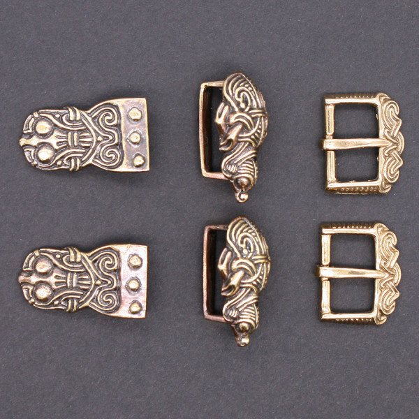 Fränkische Knieriemen Schnallen Garnitur 3823