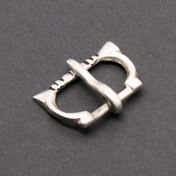 Riemenschliesse Hochmittelalter klein versilbert 0958s