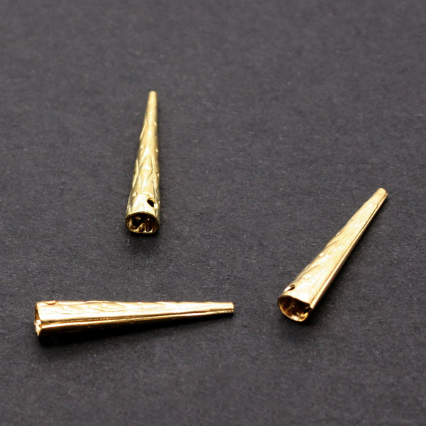 Verzierte kleine Nestelspitzen Nestelhülsen 3795