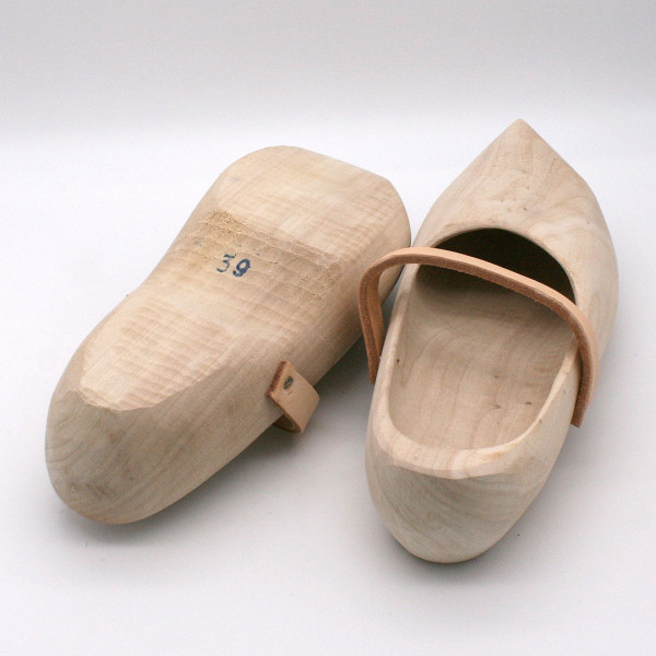Halboffene Holzschuhe Größe 39