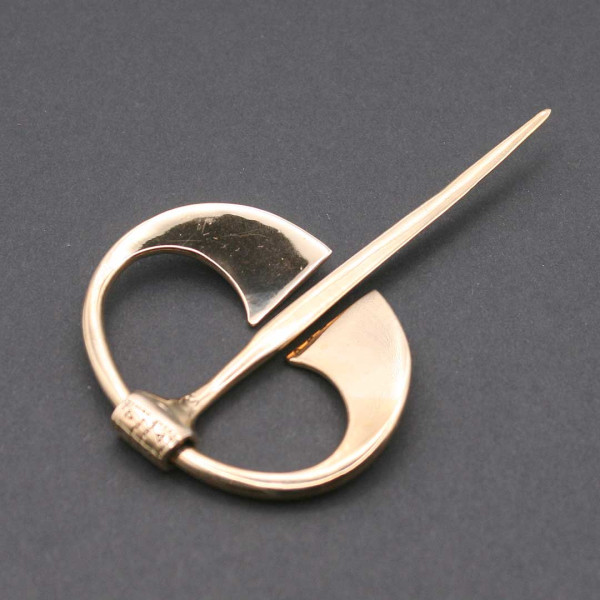 Rückseite Ringfibel 3889