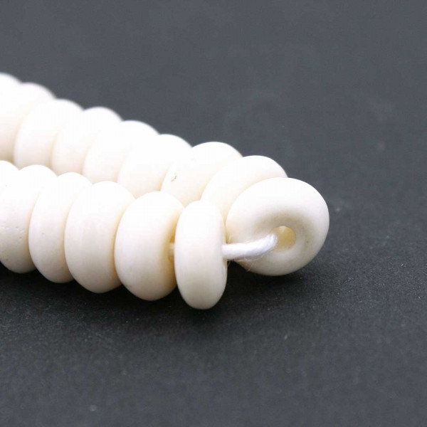 Flache Knochenperlen 0745