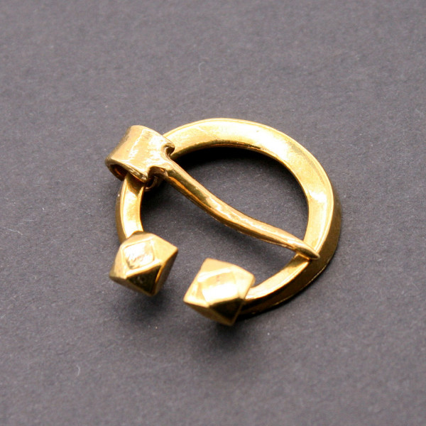 Kleine Wikinger Hufeisenfibel 3596
