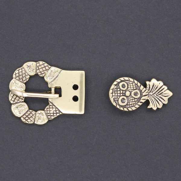 Beispiel Spätmittelalter Schliesse 3727 und Riemenende 3728